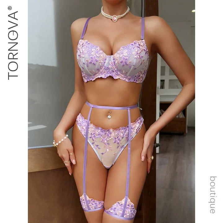 AMARA | EMBROIDERED LINGERIE SET