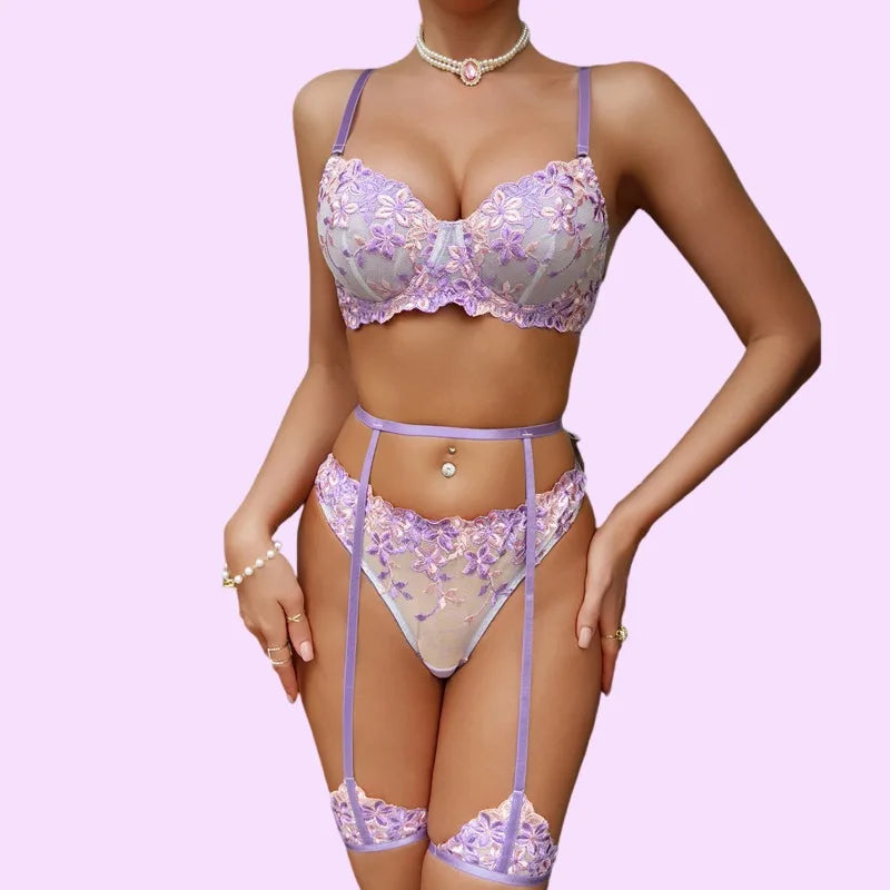 AMARA | EMBROIDERED LINGERIE SET