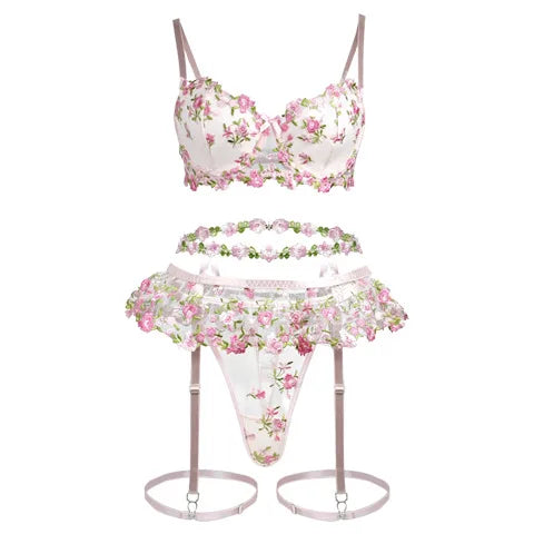 BRIELLE | FLORAL LACE GARTER SET